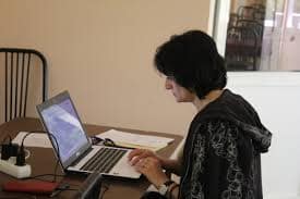 lady on laptop